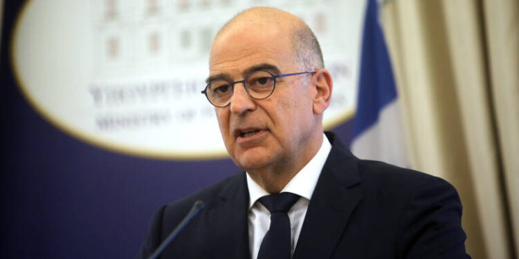 “Dëshirë për përforcimin e marrëdhënieve dhe bashkëpunimin dypalësh”: Ministri i Jashtëm grek Dendias telefonon Xhaçkën