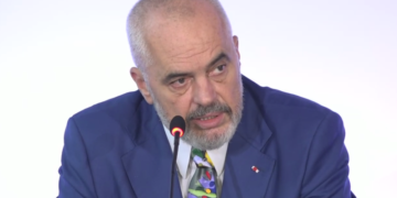Urimi i kryeministrit për Vitin e Ri, Rama: Qoftë një vit sa më i mbarë për të gjithë shqiptarët