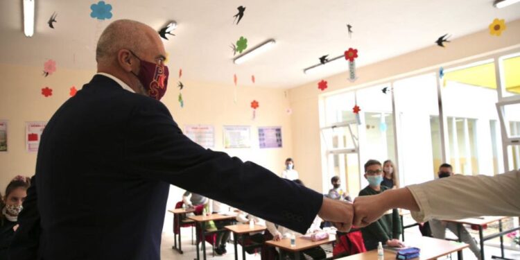 Bilanci i rindërtimit në zonën e Kurbinit, Rama: Krenar që po ndryshojmë për mirë jetën e mijëra familjeve, është arsyeja pse unë merrem me politikë