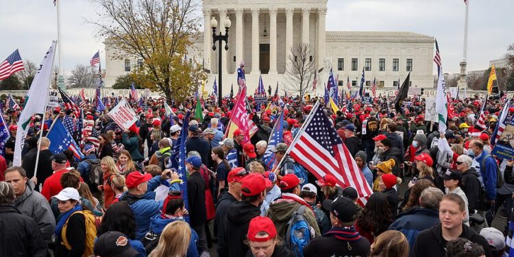 “Goditja” nga Gjykata e Lartë, mijëra mbështetës të Donald Trump dalin në rrugë
