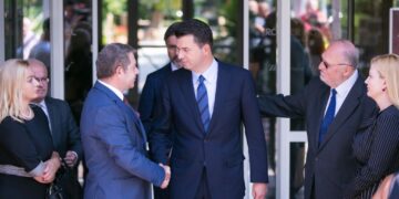 PDIU konfirmon kandidimin së bashku me PD në një listë, Basha hesht! Idrizi deliron pa filluar loja: E mundim Sulltanin