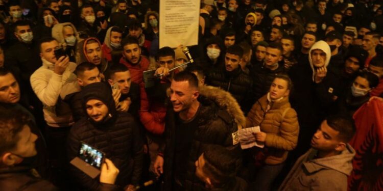 Ky shkrim nuk është për familjen e Klodian Rashës