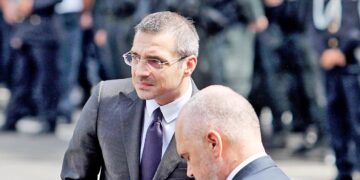 “Na kthe Saimir Tahirin në do polici”! Mijëra komente me kërkesën për kryeministrin Rama