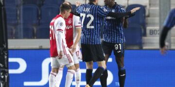 Liverpool dhe Atalanta vijojnë më tej, PSG fiton me goleadë ndeshjen e ndërprerë për racizëm