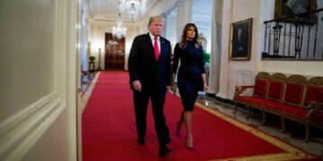 Amerikanët në shok! Nuk do ta besoni se ç’po bënte Melania Trump kur Kongresi po sulmohej nga mijëra persona