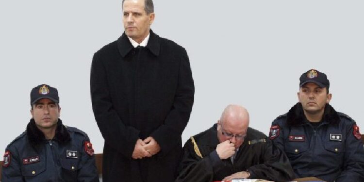 “Ndrea Prendi ka marrë urdhër të v.rasë”! Deklaratat e tij qesharake e k.riminale, të mos ikë nga Shqipëria. Provokon familjarët e viktimave