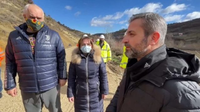 Si i pjell mendja replikat e disave! E kritikoi pse del me rroba gjumi, Rama i kthehet qytetarit: Do jesh nga ata të skuadrës së Lulit ti