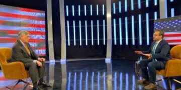 Ndalimi i kandidimit të Albin Kurtit e dhjetëra të tjerëve, ambasadori amerikan: Kandidatët të respektojnë vendimet e gjyqësorit