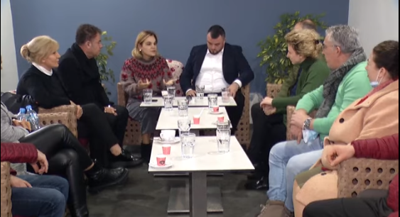 Kryemadhi ngatërron Ramën me Metën dhe ‘lë nam’ në Sauk: Publikohet videoja që po ‘thyen’ rrjetin