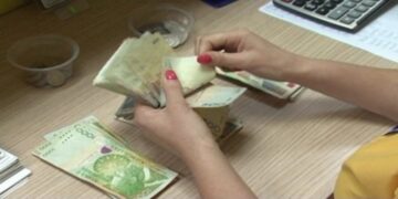 Nis paga minimale 30 mijë lekë ku përfitojnë mbi 251 mijë individë, reagon Shoqata e Prodhuesve: Kosto për punëdhënësin