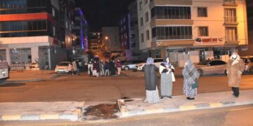 Një tërmet i fortë shkund Ankaranë, njerëzit në panik dalin rrugë