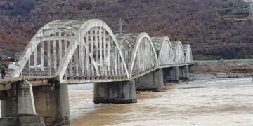 Dëmtimi i Urës së Zogut, Forumi: Pritej, MK e zënë me shkatërrimin e vilave monumentale
