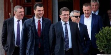 Debat i zjarrtë në opozitë, Basha refuzon presionet e Mediut dhe Idrizit, njerëzit e Sali Berishës jashtë qeverisë nëse fitohen zgjedhjet