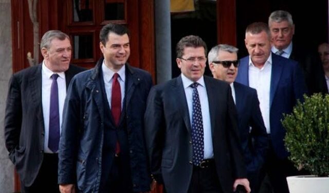 Debat i zjarrtë në opozitë, Basha refuzon presionet e Mediut dhe Idrizit, njerëzit e Sali Berishës jashtë qeverisë nëse fitohen zgjedhjet