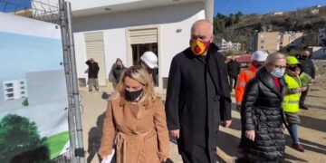 “E fejuam djalin e Servetit”, Rama nuk i kursen batutat në Laç me turkun që punon për rindërtimin e qytetit: Nesër do vij për ceremoninë e martesës! (Video)