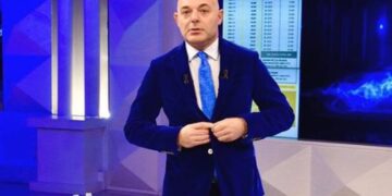 “Më frenonte makina vetë”, Blendi Fevziu tregon çudinë me të cilën u përball në Elbasan: Më dilte një këmbë ure që nuk ekzistonte dhe…