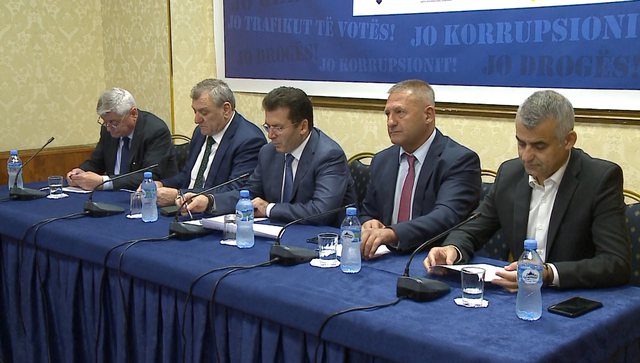 ‘Çdo moment që kalon në dëmin tonë!’, aleatët e Bashës mblidhen në Durrës, i japin paralajmërimin e fortë kryedemokratit