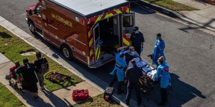 E trishtë/ “Mos sillni në spital njerëz që kanë pak shanse të mbijetojnë”! Në SHBA i’u jepet urdhri i papritur drejtuesve të ambulancave