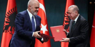 Takimi i Ramës me Erdoganin, mediat greke zbardhin diskutimin sekret në Turqi: Ja çfarë kërkon kryeministri i Shqipërisë!