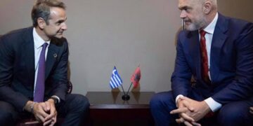 Rama takime në Athinë: Në fokus ligji i luftës, vaksina dhe deti! Mediat greke akuza Erdogan se po tenton të bllokojë dërgimin e çështjes në Hagë
