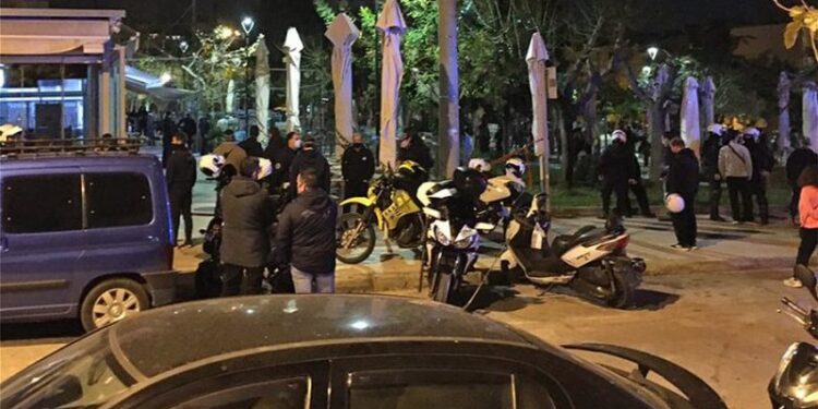 “Kishte për qëllim të v/riste të gjithë familjen, do shkonte në t.ragjedi”! Zbardhen detaje tronditëse nga sherri i shqiptarëve në Athinë, oficeri tregon tmerrin: Babai mbuloi me trup dy djemtë e tij