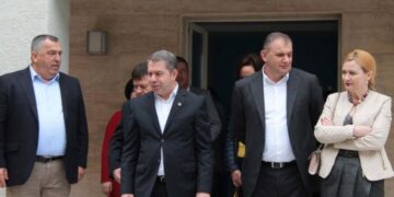 PDIU rrezikon shkrirjen, Mesila Doda drejt rikthimit te PD: Çami Idriz mbetet i vetëm: Ja si u braktis nga të gjithë