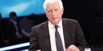 “Lëri këto se po na ikën vendi”! Neritani Ceka mburret se si e bindi “armikun” e tij Berisha për qeveri të parakohshme në 97′-ën