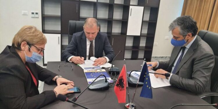 Prokurorë të huaj zbarkojnë në SPAK me ligj, ndërkombëtarët marrin në patronazh gjurmimin e parave të korrupsionit dhe burgosjen e politikanëve