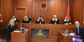 Trupa gjyqësore që shpëtoi Metën nga afera 700 mijë euro jashtë drejtësisë, KPA tregon pse fundosi Arjana Fullanin