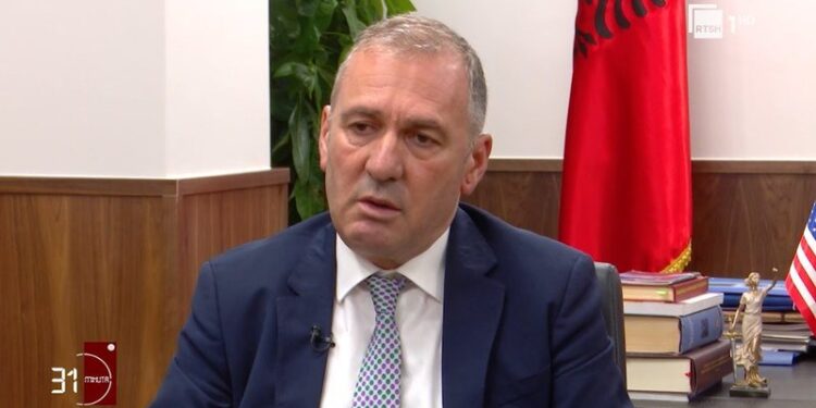 Ndërkombëtarët dorëzojnë 64 dosje të bujshme në SPAK, në listë edhe zyrtarë, i fundosin paratë e fshehura jashtë vendit
