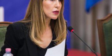 Turizmi në Ballkan, Majlinda Bregu citon Niçen: Duhet të kesh kaosin brenda që t’i japësh jetë një ylli që kërcen