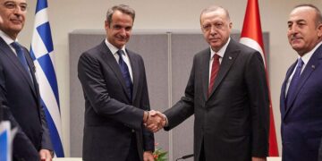 Lëvizja surprizë: Turqia fton Greqinë për bisedime në Tiranë, ministri Cavusoglu zbulon rolin e kryeministrit Rama