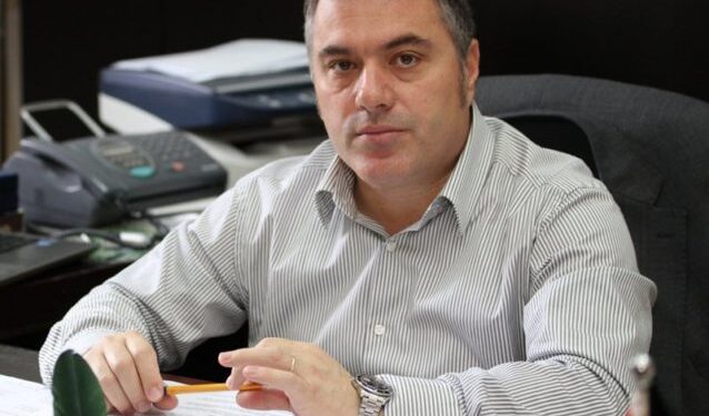 Patozi “asfikson” Bashën në Vlorë! Pas Dashamir Tahirit në Sarandë, ish kryetari demokrat Ardian Kollozi merr “frenat” në qytetin bregdetar