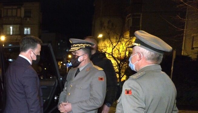 Majori shqiptar humbi jetën në Afganistan: Peleshi dhe stafi drejtues i FA i shkojnë për ngushëllime familjes