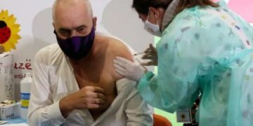 “BE na braktisi, por ne s’jemi vetëm”! Mediat e huaja publikojnë kritikat e Ramës ndaj Perëndimit për vaksinën