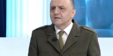 Artan Lame tregon dashurinë për xhaketat ushtarake: I blej lirë, më japin pushtet! Rama mbase më ka zili, si i armatosa shokët kur Nano iku nga pushteti