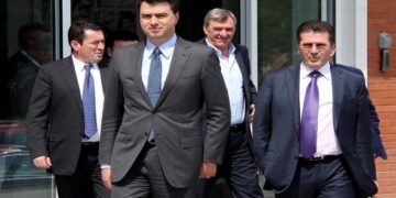 Përfundon “pazari” me anëtarin e Klanit të Zemunit sipas Berishës: Duka i “k.rimit” dhe Basha firmosin marrëveshje! Po Saliun kush e ka trembur që hesht?