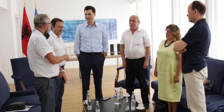 Kreshnik Spahiu: Një mesazh për 6000 deputetët e listës së mbyllur pa “Nishan” dhe komisionin e Gjirit të Lalzit