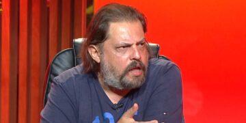 Elton Deda revoltohet me mediat: Mbathjani në zgëqet e imoralitetit tuaj se s’na mban më shpirti! As të vdekurit nuk i lini rehat