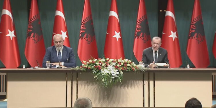“Basti”, Rama: Për 3 muaj ndërtohet spitali rajonal i Fierit. Erdogan: Do ta bëjmë para zgjedhjeve të 25 prillit