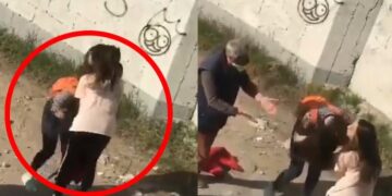 VIDEO/ Sherri banal që po kritikohet nga rrjeti: Dy vajza kapin prej flokësh njëra tjetrën, një burrë mezi i ndalon