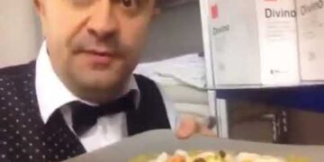 Video skandal/ Kamarieri në Tiranë bën gjestin e neveritshëm ndaj klientit, pështyn pjatën: Na ka ardhur ministri, po ia çoj ta hajë