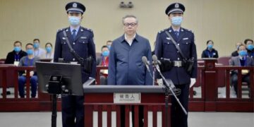 Kina ekzekuton ish-zyrtarin e lartë, akuzohej se kishte përvetësuar qindra milionë dollarë