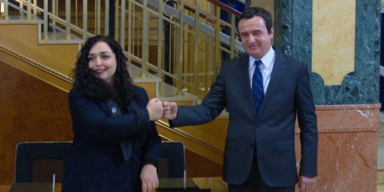 Vjosa Osmani, si kamikaze e Albin Kurtit: Do e shkrij KQZ-në, nëse nuk rregjistron kandidatët e Vetëvendosjes