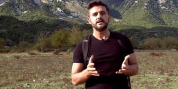 E sulmoi për dokumentarin! Marin Mema ironi me deputeten minoritare me emrin Artemisa dhe mbiemër Malon:  Suksese zonjë për hartimet, se qenke dhe deputete që nuk i’u njeh askush!