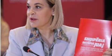 “Doktoreshë” Monika vazhdon përralla me program… pa asnjë program: Ekonomia është marrë peng nga Rama. LSI do ta kthejë Shqipërinë në “shtëpinë e investimeve”