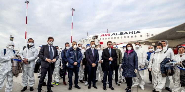 Carlo Bollino: Italia të rikthejë solidaritetin e 10 muajve më parë, duke i ofruar pak nga vaksinat e saj Shqipërisë