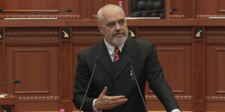 Injektoi ujë biologjik në vend të vaksinës, Rama tallet keq me analistët