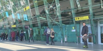Qeveria dërgon në Kuvend projektligjin për zgjatjen e koncesionit të aeroportit “Nënë Tereza”