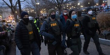 FBI thirrje qytetarëve: Na ndihmoni të identifikojmë ata që sulmuan Kongresin